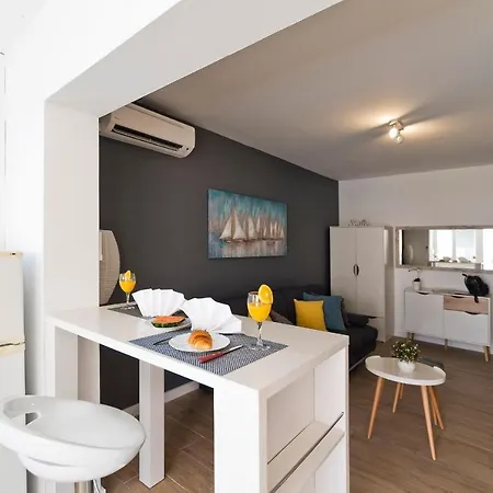 Apartment Ina - Modern And Cosy