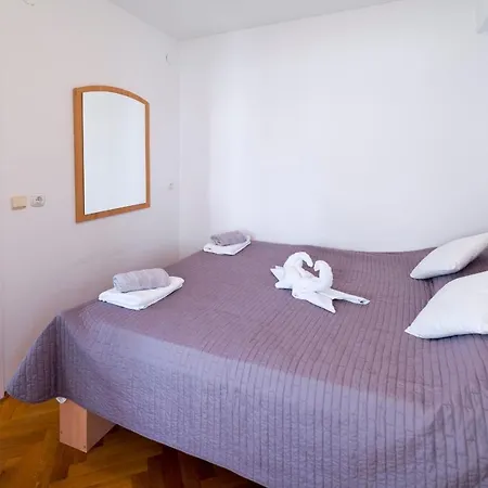 Ina - Modern And Cosy Lejlighed