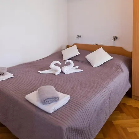 Ina - Modern And Cosy Apartment *